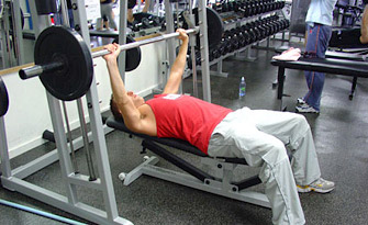 smith machine bench press