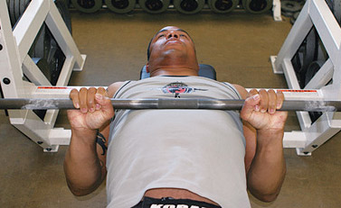 close grip bench press elbows